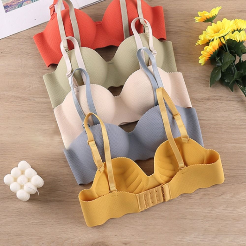 حمالة صدر مريحة وجذابة بدون خي - مراجعة Wirefree Bra Comfort وسعره